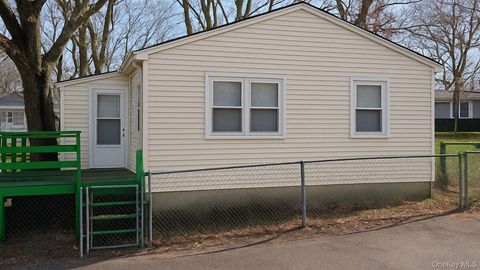 Photo of 56 Woodcliff Trail, Baiting Hollow, NY 11933 (MLS # 11624183)