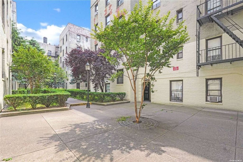 Photo of 2115 33st ST, Astoria, NY 11105 (MLS # 11739656)