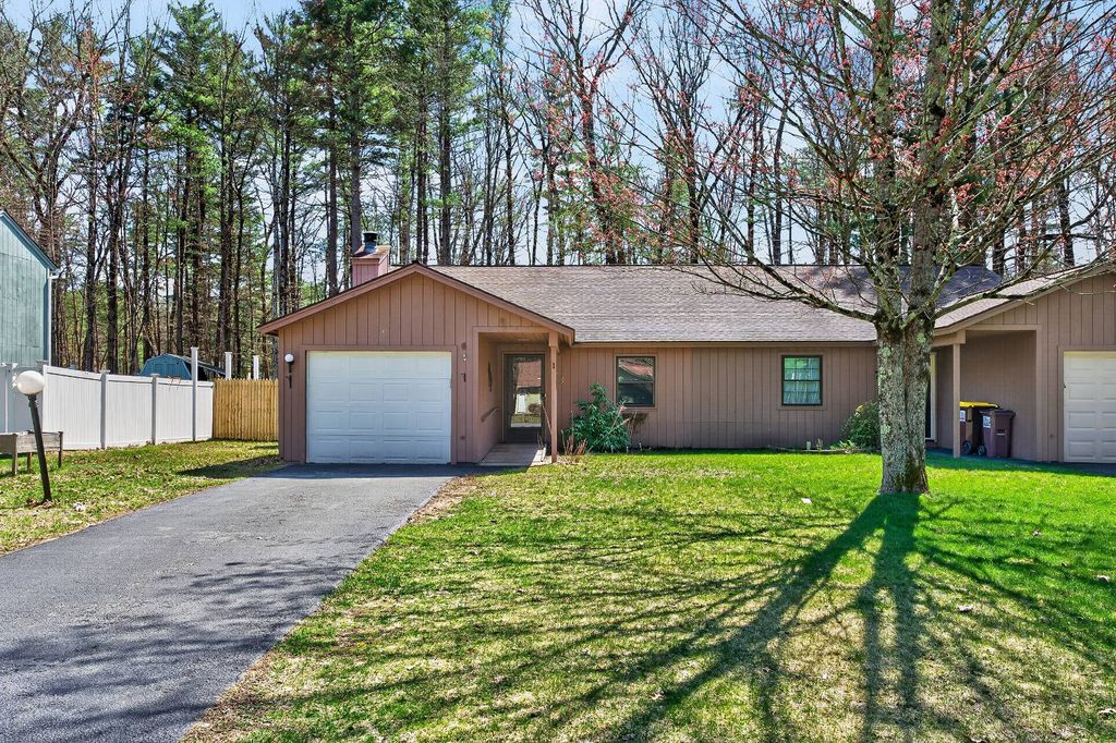 Photo of 73 Pepperbush Place, Ballston Spa, NY 12020 (MLS # 11740580)