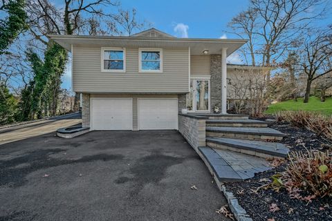 Photo of 4 Park Road, Rocky Point, NY 11778 (MLS # 11611217)