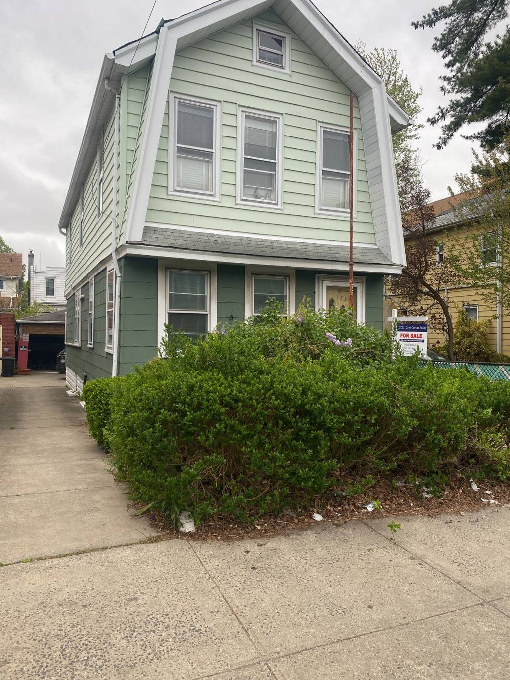 Photo of 1739 Mahan Avenue, Bronx, NY 10461 (MLS # 11695354)