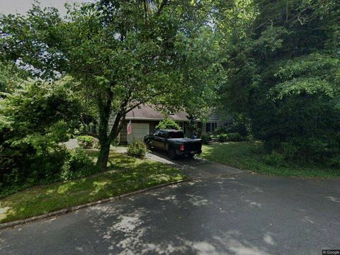 Photo of 71 W Shore Rd, Oakdale, NY 11769 (MLS # 11742624)