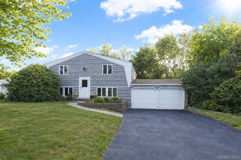 Photo of 44 University Heights Drive, Stony Brook, NY 11790 (MLS # 11690475)