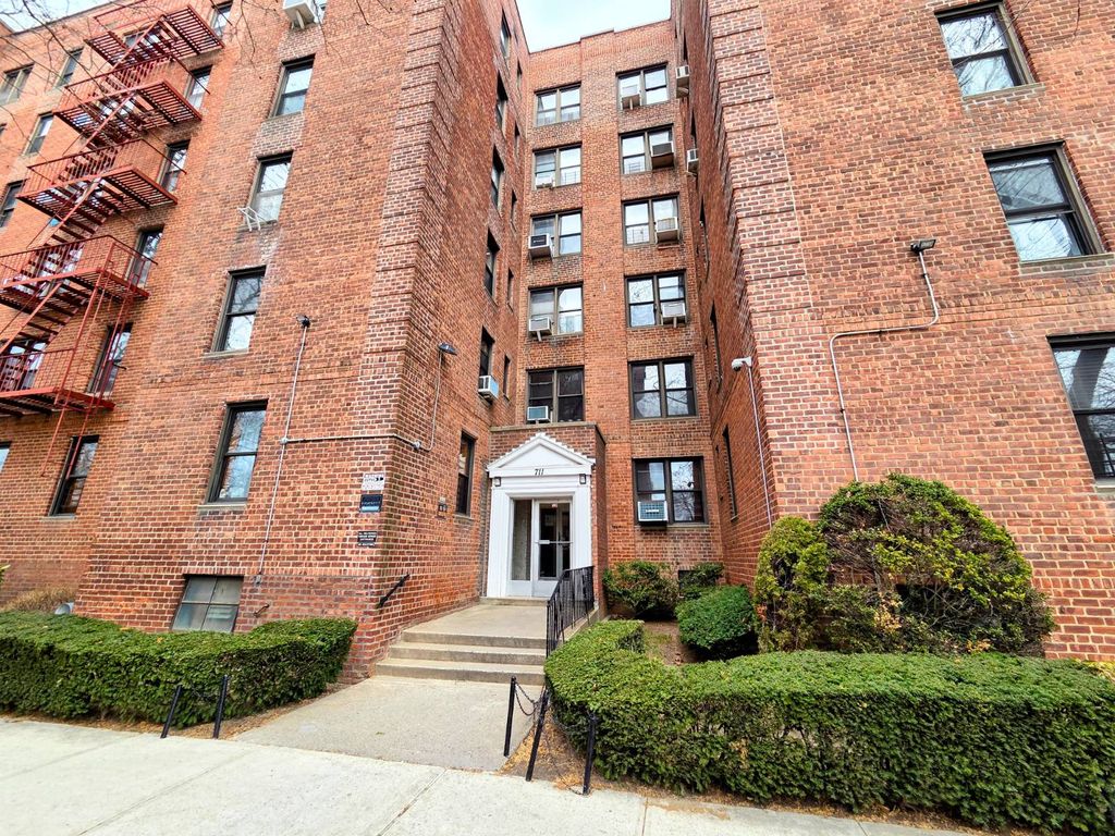 Photo of 711 Montauk Court #H2H, Brooklyn, NY 11235 (MLS # 11677893)