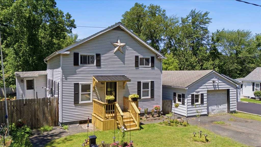 Photo of 102 Stone Quarry Rd, Halfmoon, NY 12065 (MLS # 11864971)
