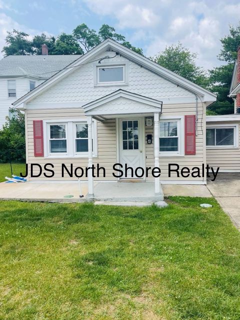 Photo of 4 Sea Cliff Ave, Sea Cliff, NY 11579 (MLS # 11683445)