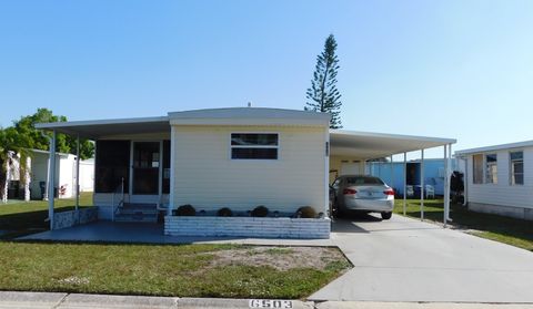 Photo of 6503 Tahitian Drive, Bradenton, FL 34207 (MLS # 11612924)