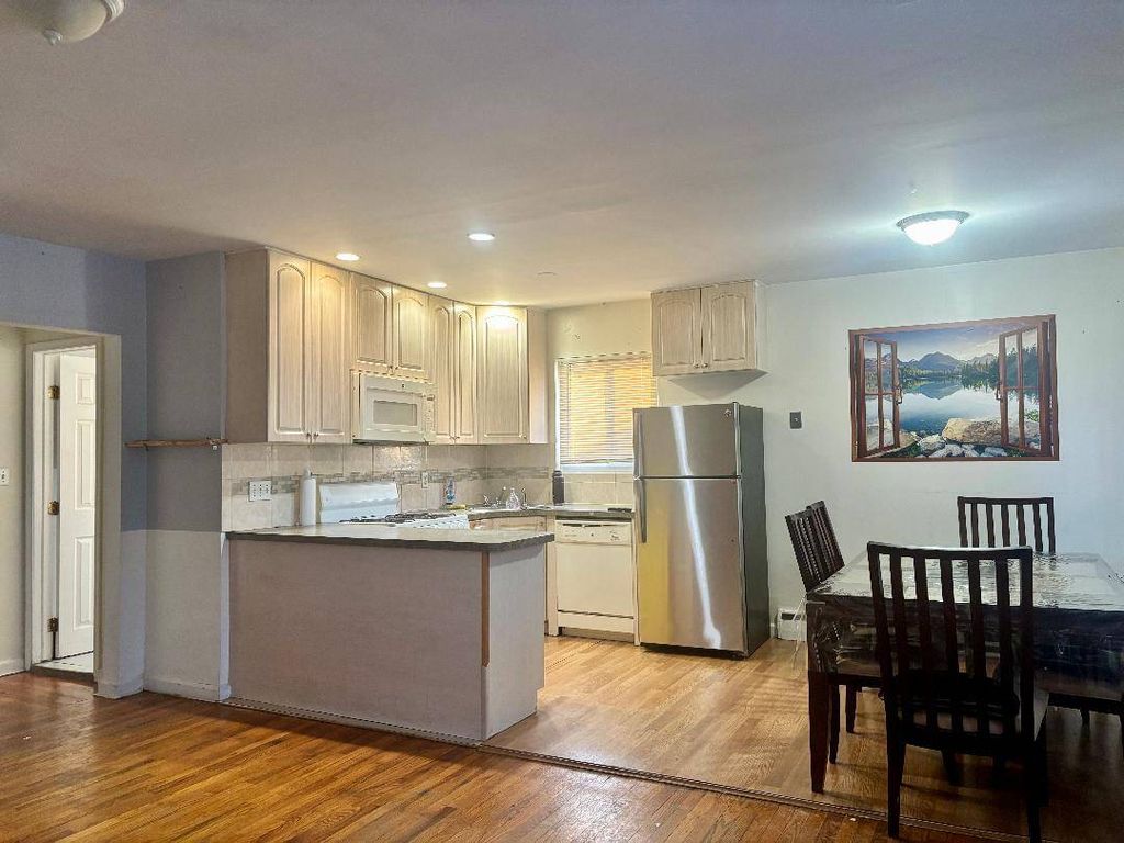 Photo of 16 Huron Place #1, Staten Island, NY 10301 (MLS # 11650936)