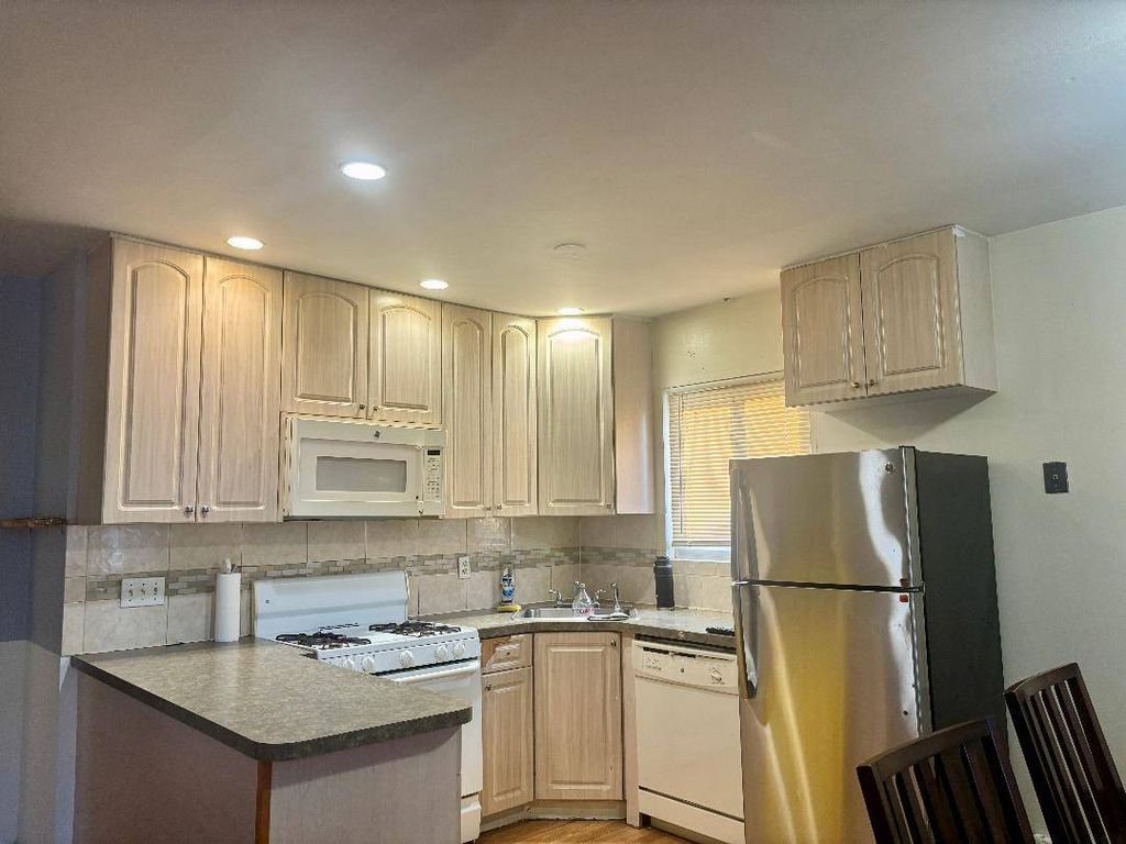 Photo of 16 Huron Place #1, Staten Island, NY 10301 (MLS # 11650936)