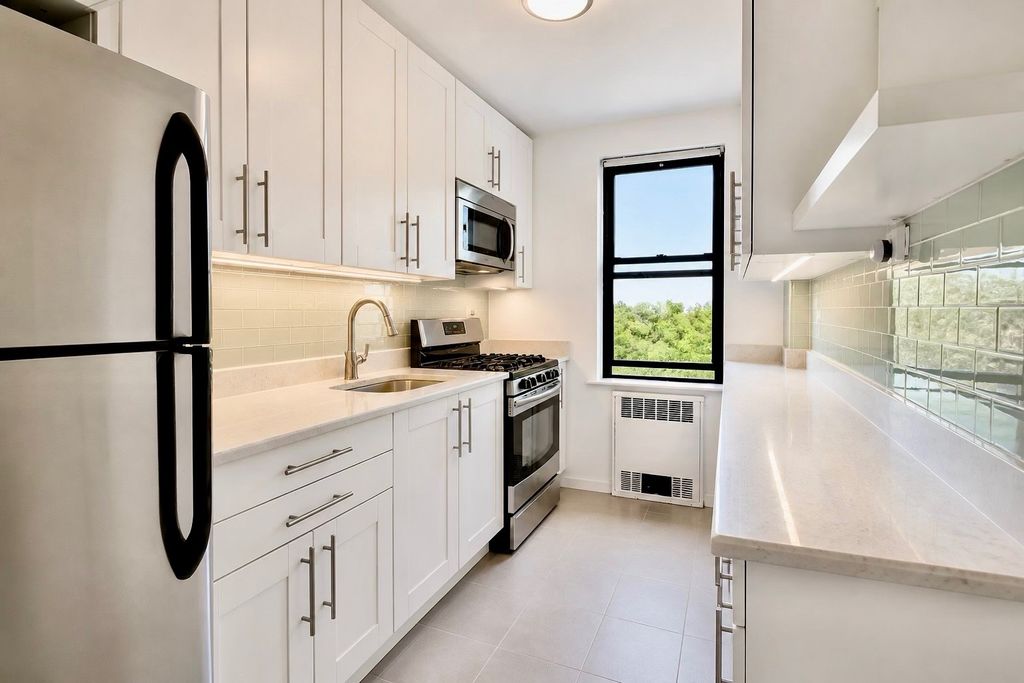 Photo of 1119 Ocean Parkway #3G, Brooklyn, NY 11230 (MLS # 11739239)
