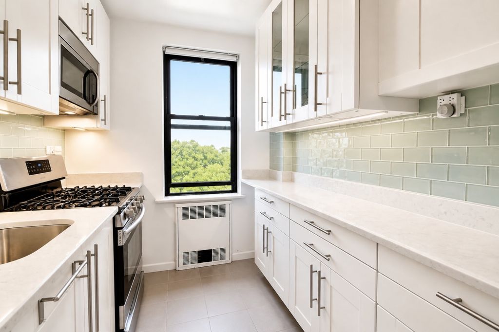 Photo of 1119 Ocean Parkway #3G, Brooklyn, NY 11230 (MLS # 11739239)
