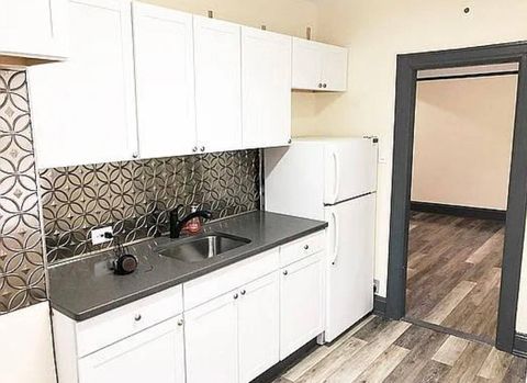 Photo of 7301 Ditmars Blvd, Astoria, NY 11370 (MLS # 11689622)