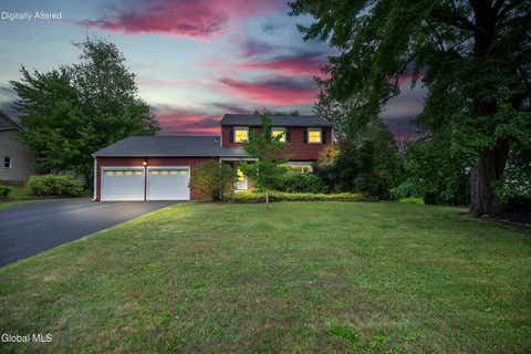 Photo of 846 Northumberland Drive, Niskayuna, NY 12309 (MLS # 11874301)