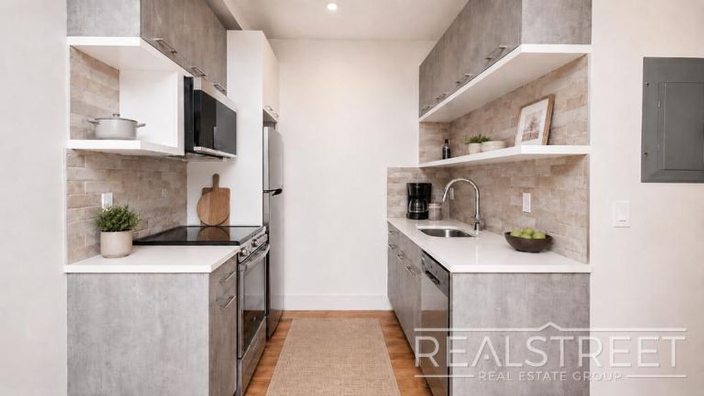 Photo of 1526 Park Place #5, BROOKLYN, NY 11213 (MLS # 11775563)