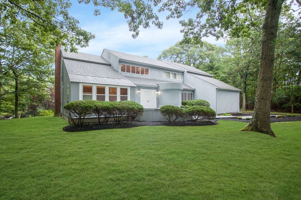 Photo of 12 N Ridge Road, Setauket, NY 11733 (MLS # 11620356)