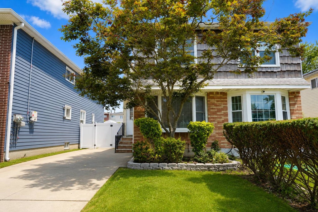 Photo of 112 Amador Street, Staten Island, NY 10303 (MLS # 11933352)