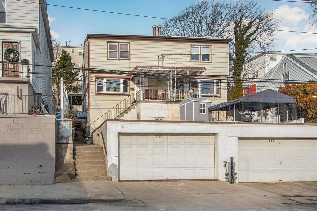 Photo of 187 Woodland Ave, Yonkers, NY 10703 (MLS # 11644306)