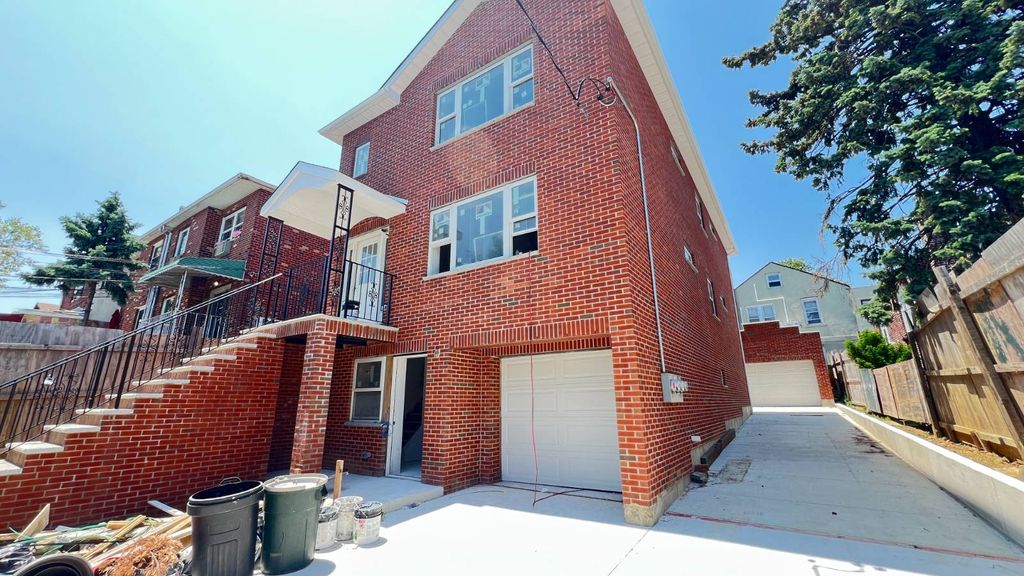 Photo of 2757 Tenbroeck Ave, Bronx, NY 10469 (MLS # 11619011)