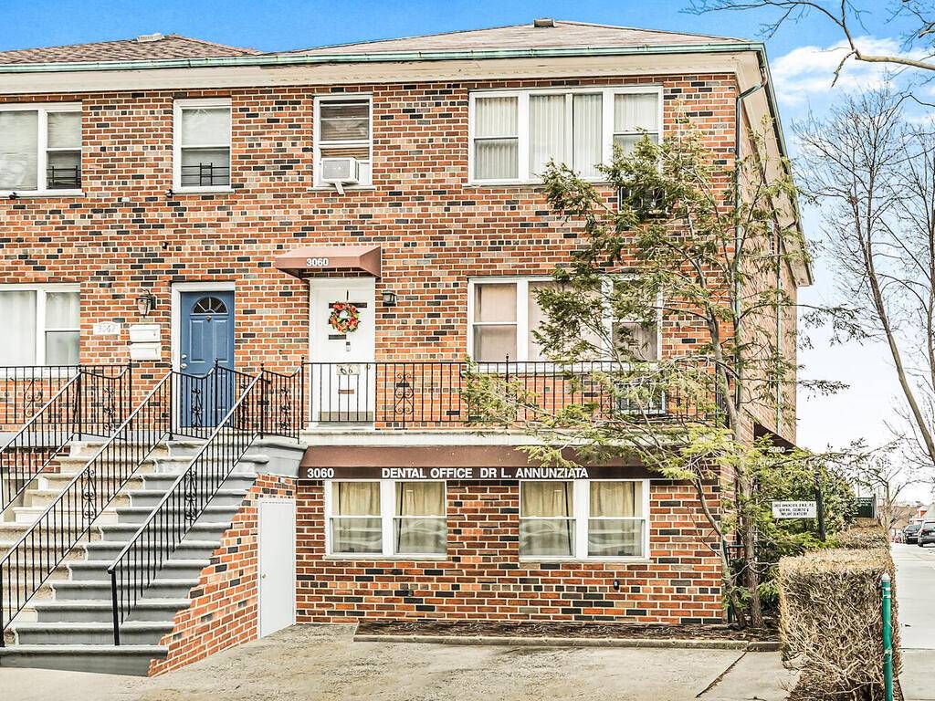 Photo of 3060 Roberts Avenue #1, Bronx, NY 10461 (MLS # 11630200)