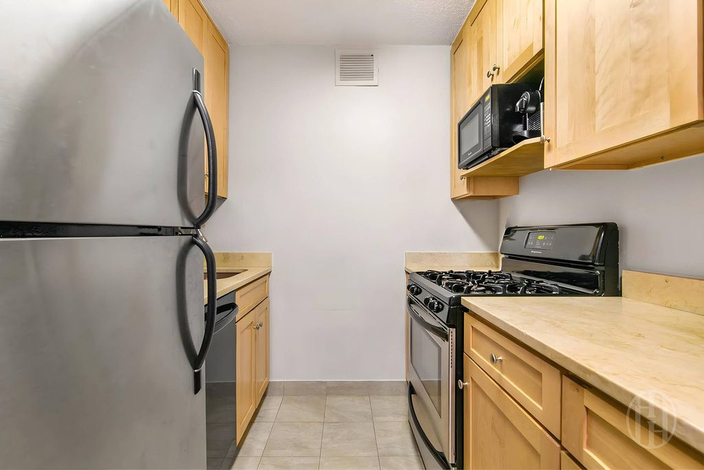 Photo of 280 Rector Place #8C, New York, NY 10280 (MLS # 11776364)