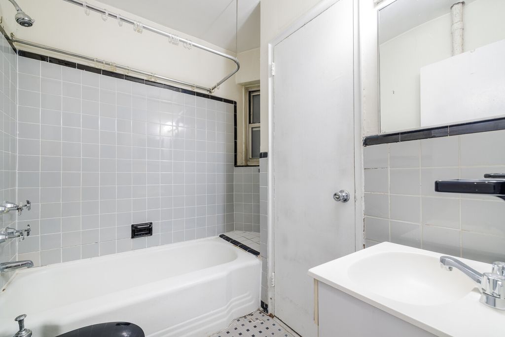 Photo of 538 East 84th Street #2A, New York, NY 10028 (MLS # 11577144)