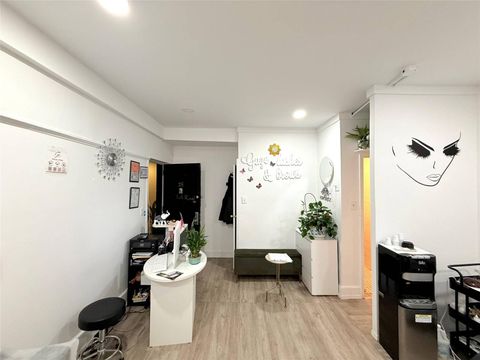 Photo of 1220 Lexington Avenue #Unit 2E, Manhattan, NY 10028 (MLS # 11655898)