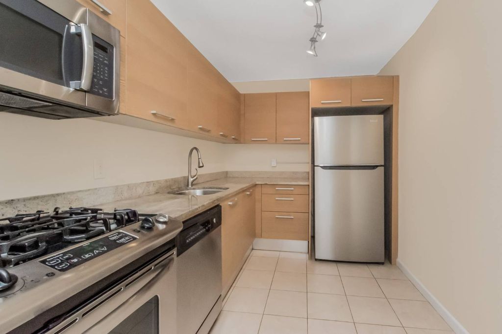 Photo of 1155 Warburton Avenue #7H, Yonkers, NY 10701 (MLS # 11742753)
