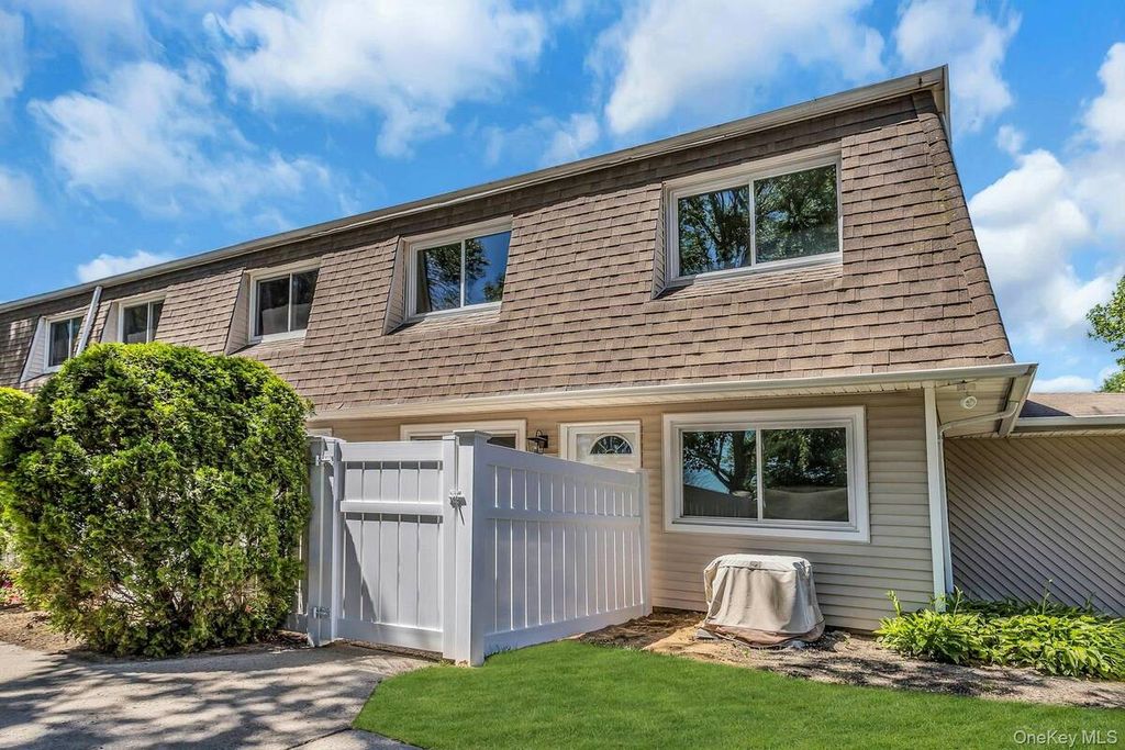Photo of 206 Storm Drive, Holtsville, NY 11742 (MLS # 11850060)