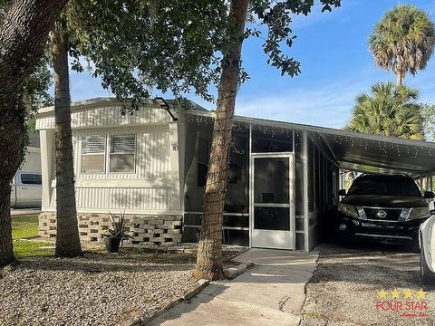 Photo of 8 Ivanhoe Ct, Kissimmee, FL 34746 (MLS # 11739444)