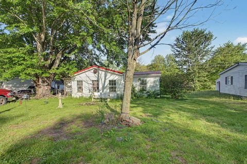 Photo of 1914 Country Manor St, North Vernon, IN 47265 (MLS # 11777820)