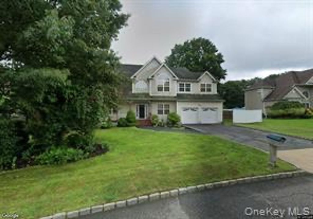 Photo of 6 Debron Ct, Centereach, NY 11720 (MLS # 11684132)