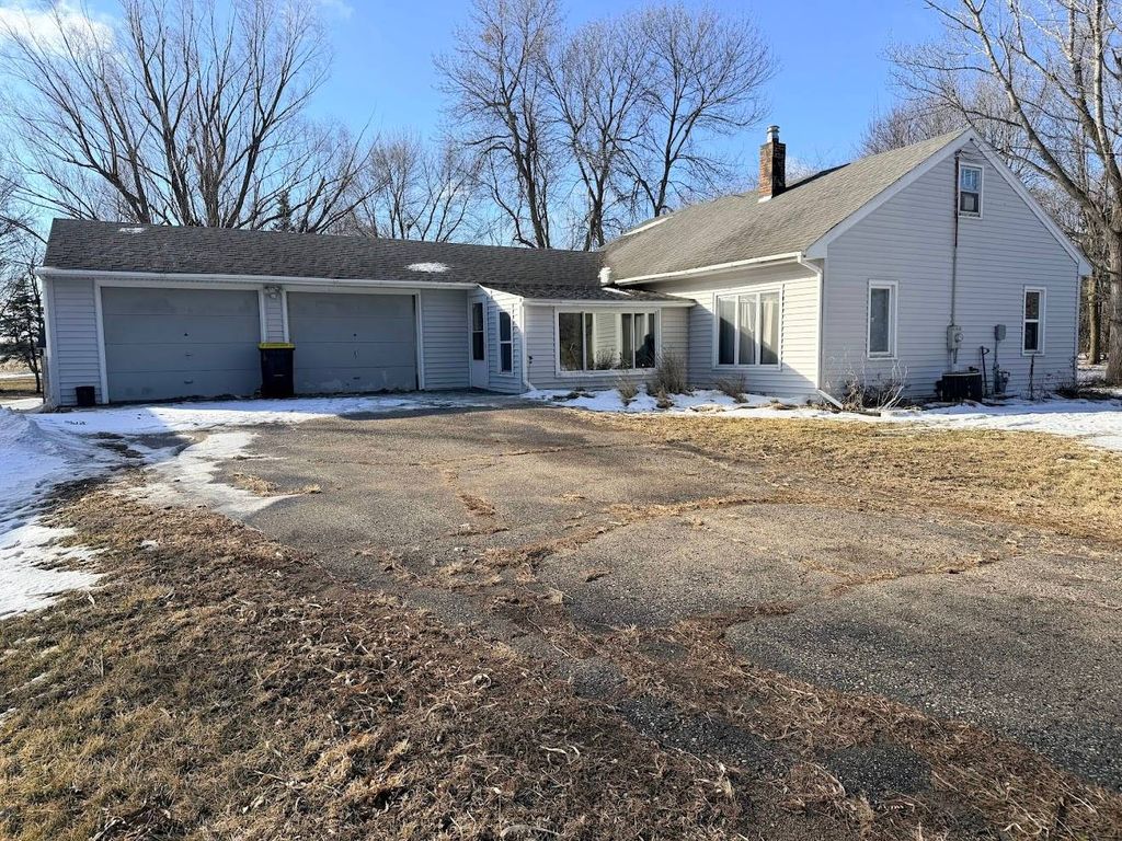 Photo of 1102 3rd Street, Bingham Lake, MN 56118 (MLS # 11651737)