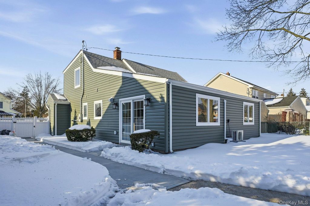 Photo of 73 Wolcott Road, Levittown, NY 11756 (MLS # 11642674)