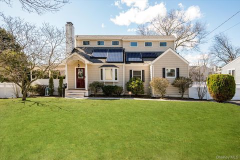 Photo of 165 Little Whaleneck Road, Merrick, NY 11566 (MLS # 11676266)