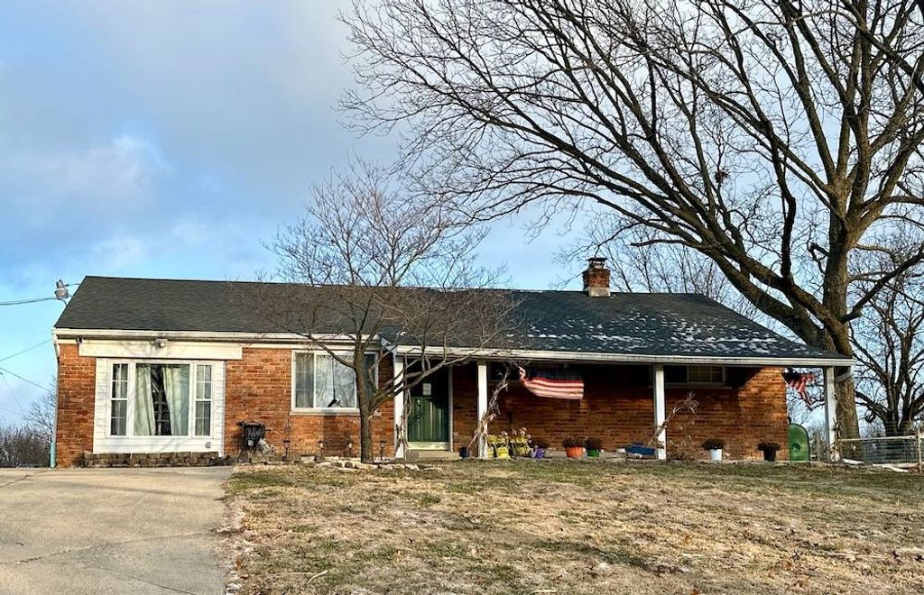 Photo of 3000 Crest Rd, Cincinnati, OH 45251 (MLS # 11622315)