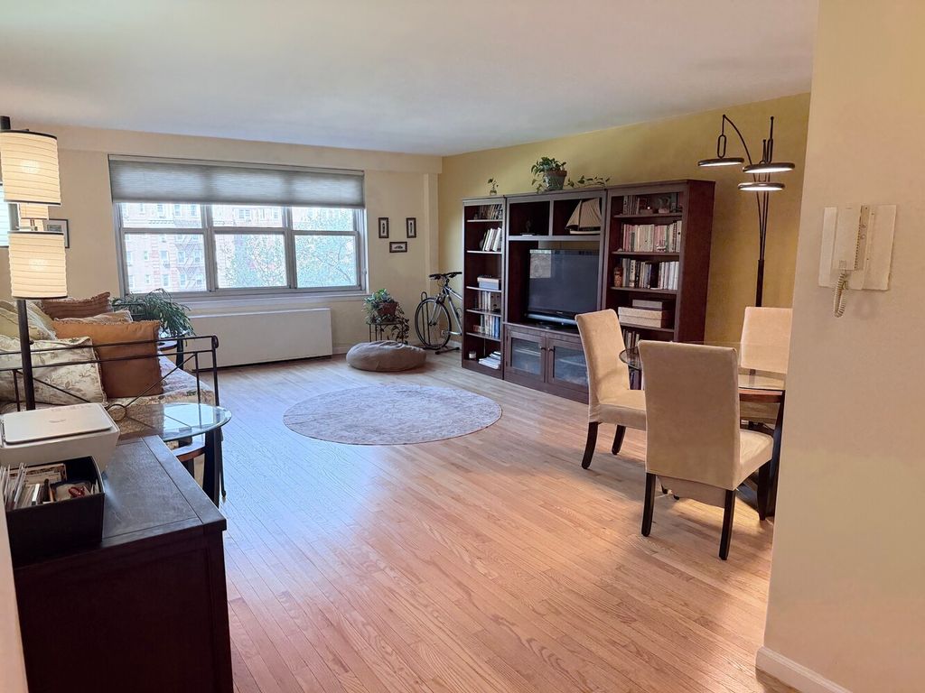 Photo of 135 Ocean Parkway #6H, Brooklyn, NY 11218 (MLS # 11740493)