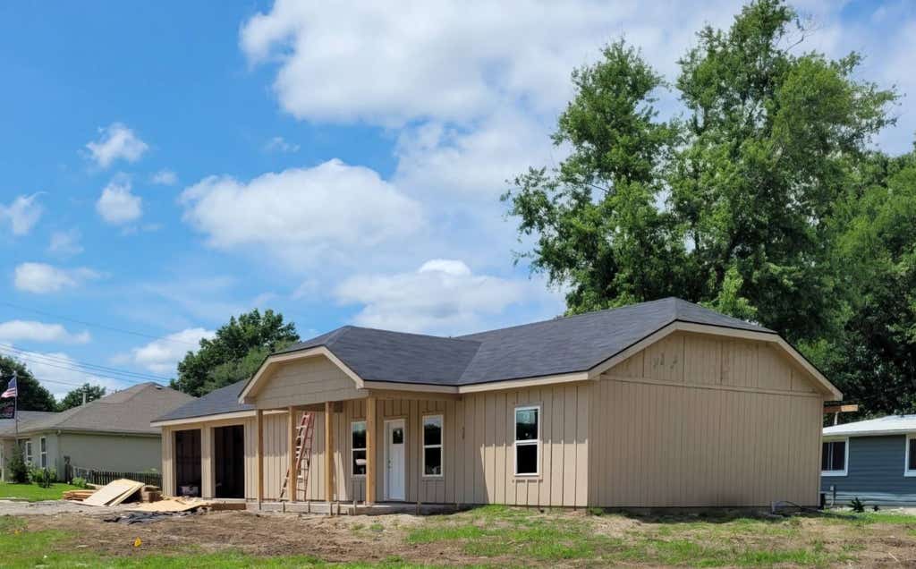 Photo of 202 Redwood, Archie, MO 64725 (MLS # 11863128)