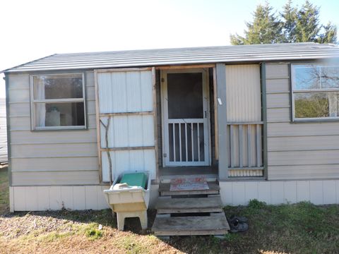 Photo of 25800 W Highway 28, WALDRON, AR 72958 (MLS # 11622149)