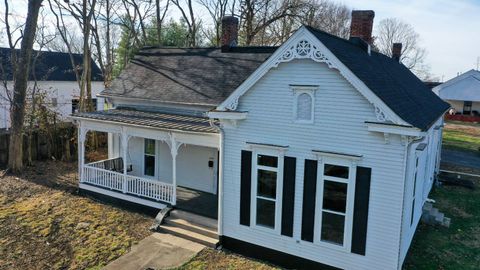 Photo of 516 N. Walnut St, Springfield, KY 40069 (MLS # 11630363)