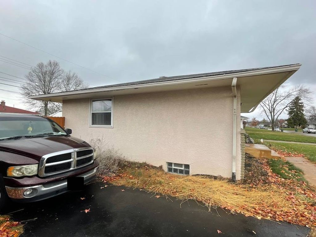 Photo of 1147 Parma Ave, Columbus, OH 43204 (MLS # 11618595)