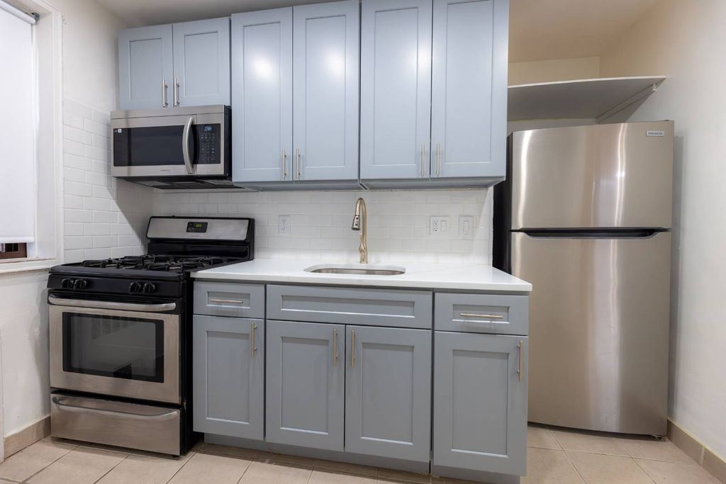 Photo of 13111 Kew Gardens Road #4E, New York, NY 11418 (MLS # 11665916)