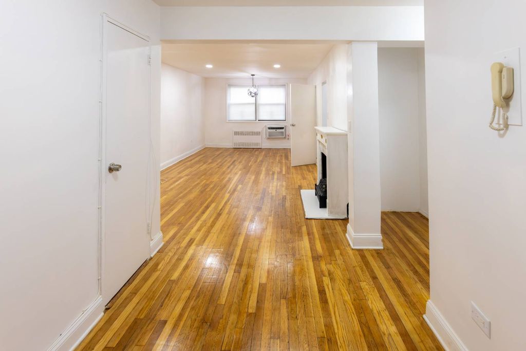 Photo of 13111 Kew Gardens Road #4E, New York, NY 11418 (MLS # 11665916)