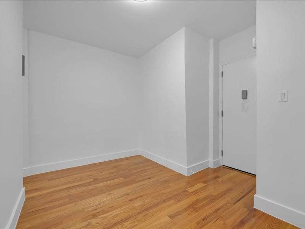 Photo of 300 Ocean Parkway #6L, Brooklyn, NY 11218 (MLS # 11831756)