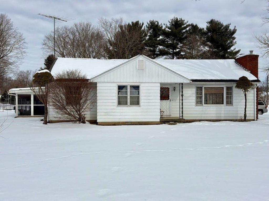 Photo of 210 Dry Creek Rd, Newark, OH 43055 (MLS # 11655421)