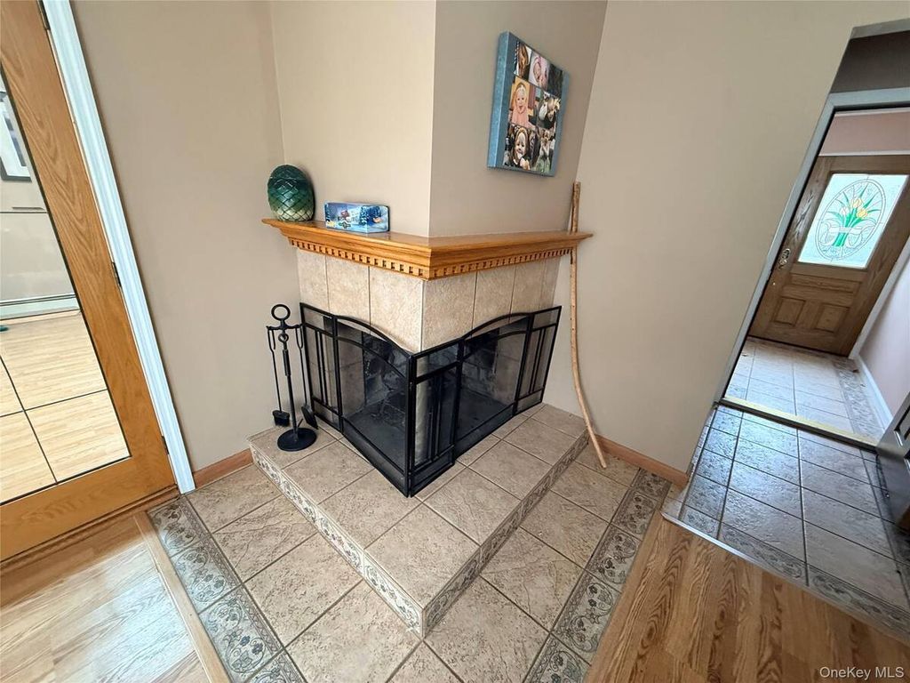 Photo of 85 Riverside Avenue, Massapequa, NY 11758 (MLS # 11680825)