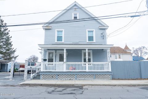 Photo of 2 Bigelow Avenue, Schenectady, NY 12304 (MLS # 11673583)