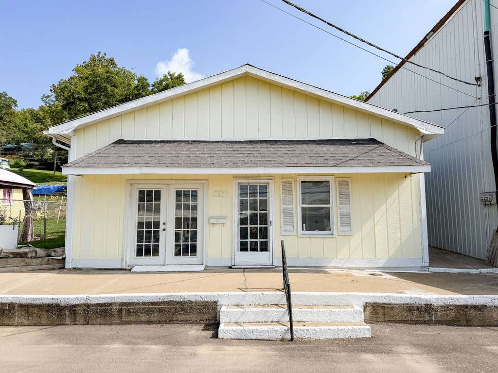 Photo of 107 E Harrison Street, Brunswick, MO 65236 (MLS # 11922649)
