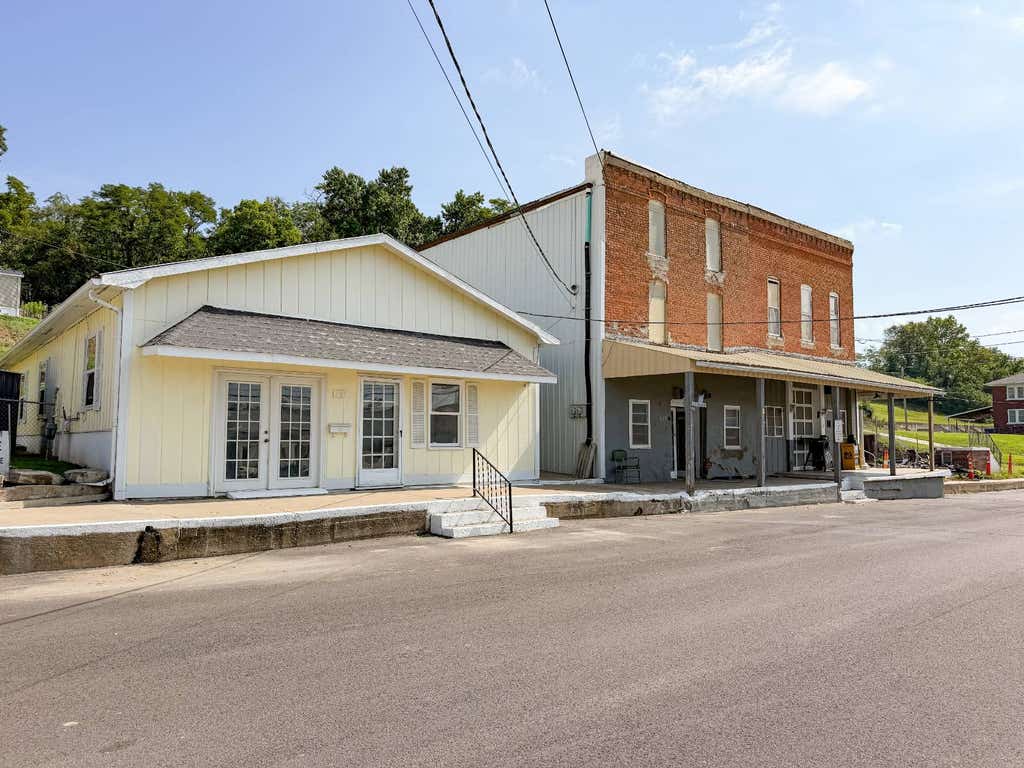 Photo of 107 E Harrison Street, Brunswick, MO 65236 (MLS # 11922649)