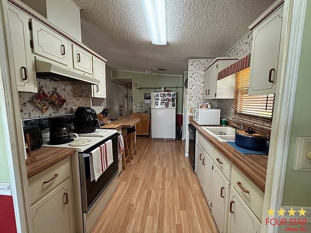 Photo of 332 Pineview Dr, Orange City, FL 32763 (MLS # 11863171)