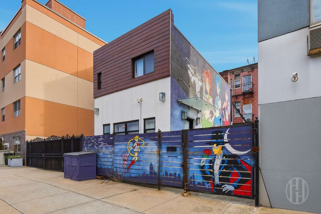 Photo of 520 Meeker Ave #TOWNHOUSE, Brooklyn, NY 11222 (MLS # 11651047)